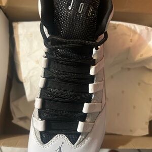 Jordan Black and White Sneakers for Effortless Style